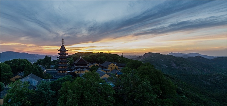 灵岩山寺