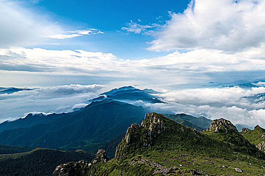 山顶远眺