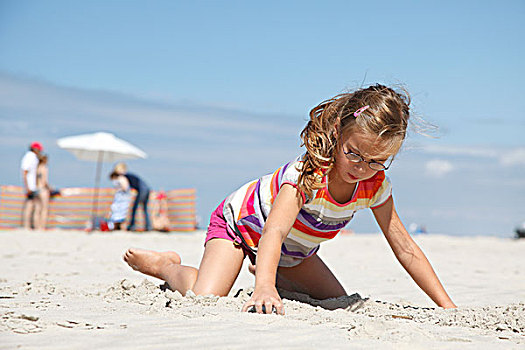 小女孩,玩,沙子
