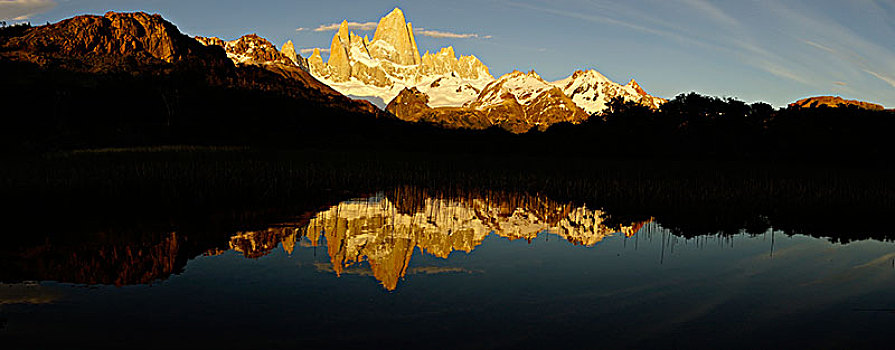 积雪,山脉,早晨,亮光,反射,湖,洛斯格拉希亚雷斯国家公园,省,巴塔哥尼亚,阿根廷,南美