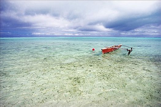 法属玻利尼西亚,塔希提岛,波拉岛,红色,舷外支架,独木舟,平静,青绿色,水