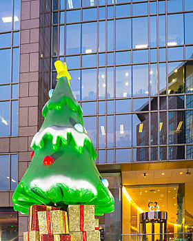 北京长安街东单东方新天地君悦大酒店门前圣诞树