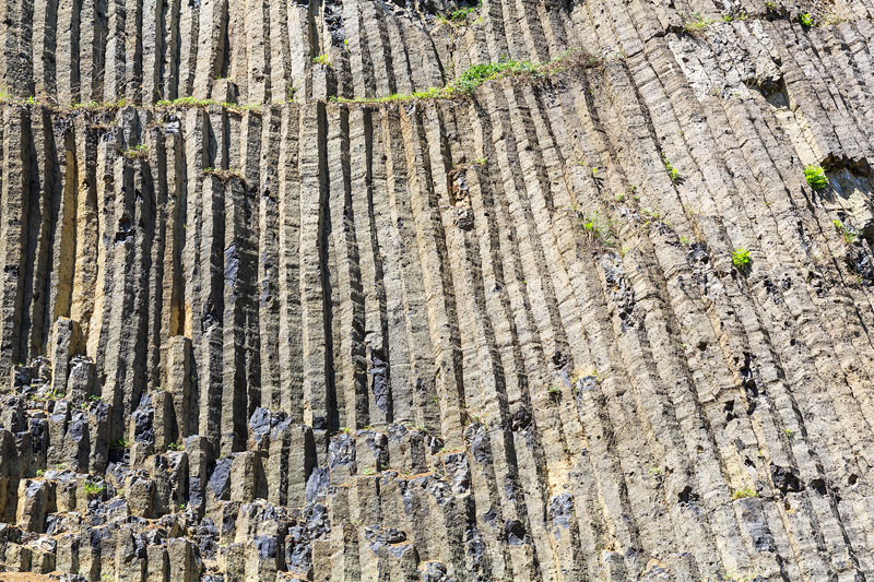 玄武岩柱状节理图片