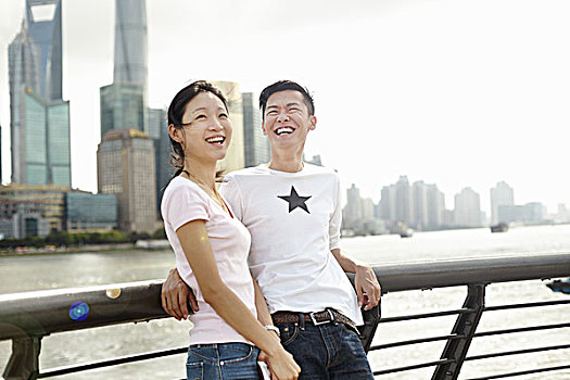 游客,情侣,倚靠,桥,栏杆,外滩,上海,中国