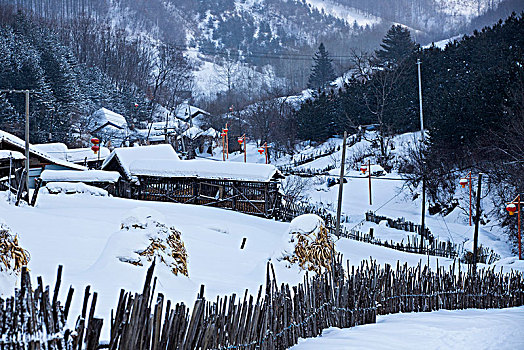 松岭雪村