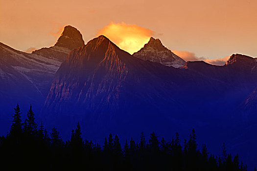 山峦,日出,艾伯塔省,加拿大