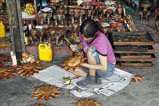 女青年,绘画,木质,物品,纪念品店,靠近,清迈,泰国,亚洲