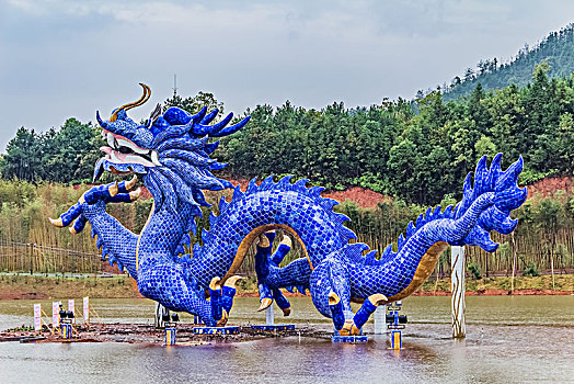 江西省景德镇市青龙瓷器雕像建筑景观