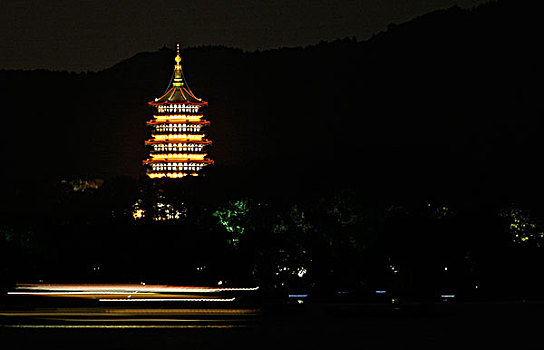 杭州雷峰塔夜景