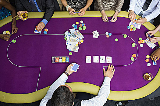 人,坐,桌子,赌场,玩,纸牌