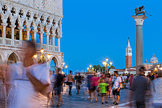 旅游,赞赏,古建筑,黄昏,广场,威尼斯,威尼托,意大利,欧洲