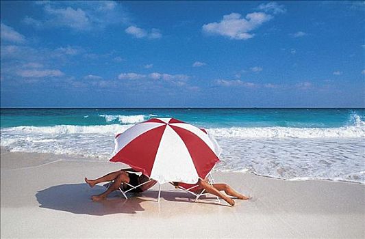 伴侣,男人,女人,海滩,海洋,度假,假日,夏天,伞,阴凉处
