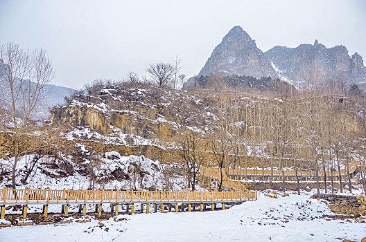 雪中栈道