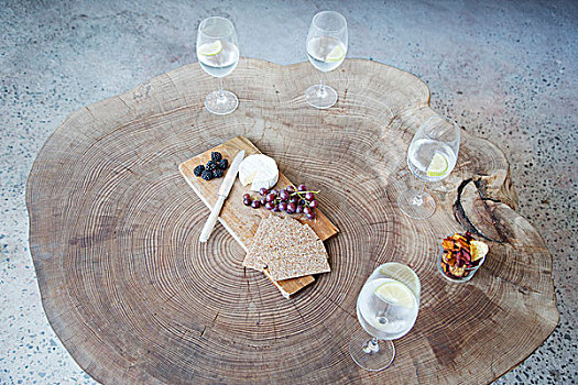 水果,奶酪,葡萄酒,原木,桌子