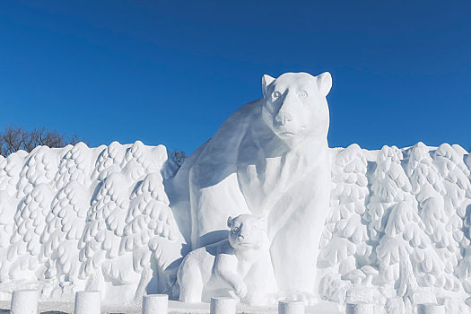 冬季冰雪雕塑--熊