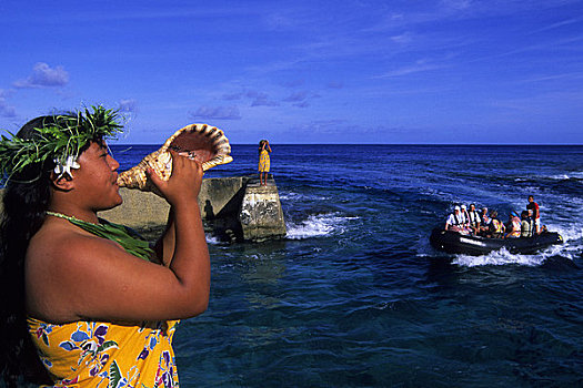 库克群岛,岛屿,女孩,吹,海贝,问候,游客,黄道十二宫