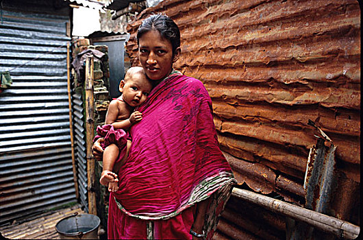 孕妇,户外,小屋,棚屋,城镇,怀孕,穷,女人,孟加拉,工作,幸存,琐务,清洁,家,洗,布,收集