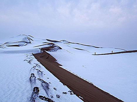 沙漠雪景人像