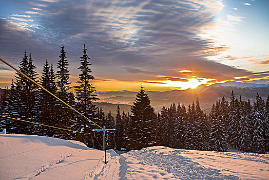 滑雪缆车,积雪,风景,日落,乌克兰,东欧