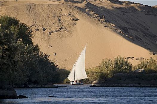 三桅帆船,尼罗河,河,正面,沙丘,阿斯旺,埃及,非洲