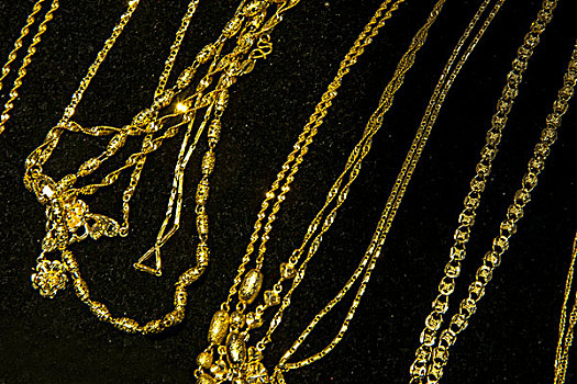 2015第二届中国重庆国际珠宝首饰玉石博览会上的黄金首饰