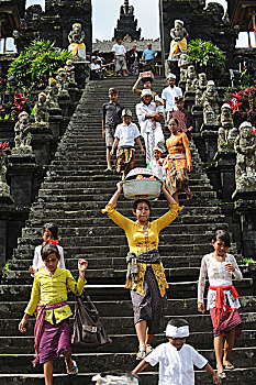 印度尼西亚,巴厘岛,庙宇,布撒基寺,楼梯,右边,邪恶,左边,专注,三个,印度教,神,火,毗湿奴,保护者,水