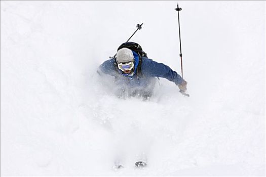 屈膝旋转式滑雪,大雪山国家公园,北海道,日本