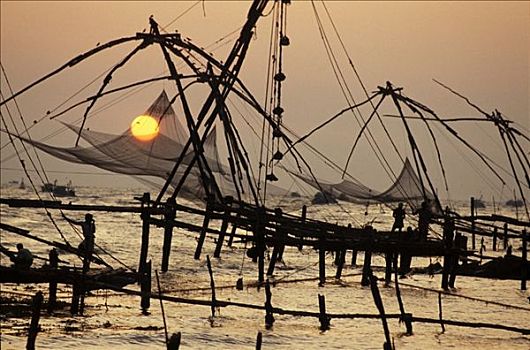 中国人,渔网,日落