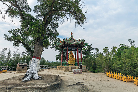 山西洪洞广胜寺蛄属下的佛亭