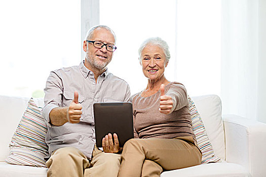 家庭,科技,岁月,手势,人,概念,高兴,老年,夫妻,平板电脑,电脑,展示,竖大拇指,在家