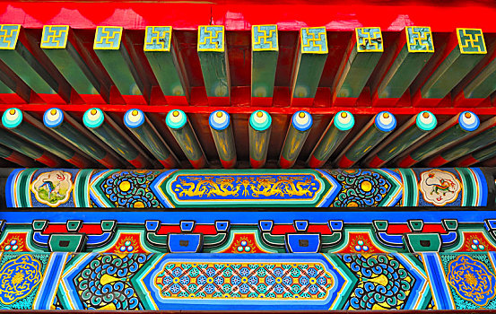 故宫宫殿的斗拱与彩绘