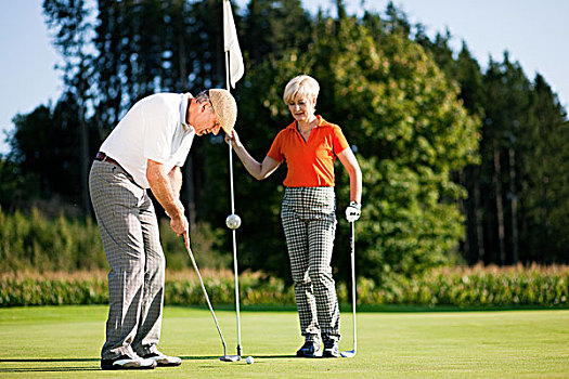 成熟,老年,夫妻,玩,高尔夫,打球入洞,绿色