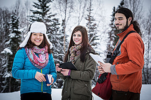 户外,头像,三个,大学生,校园,阿拉斯加,冬天