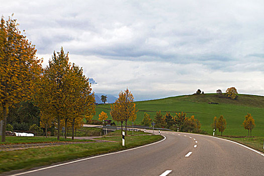 欧洲的乡村公路和民居