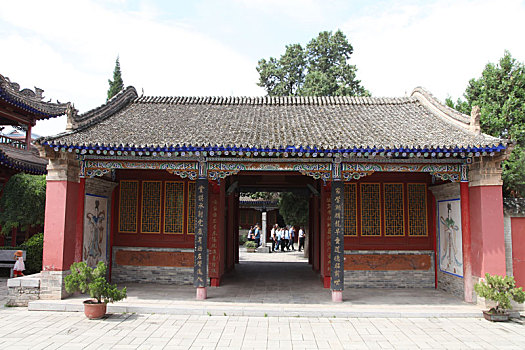 甘肃陇西,砖雕,是李家龙宫建筑上的精品
