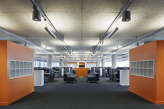 交谈,总部,伦敦,英国,2009年,内景,宽敞,鲜明,开放式格局,办公室,会面,区域,特征,橙色,墙壁