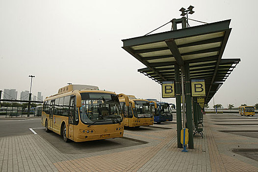 天津保税区公交车站