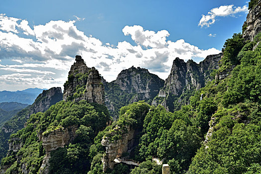 河北省保定市涞源县白石山风景区