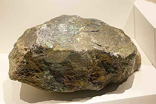 斑铜矿石