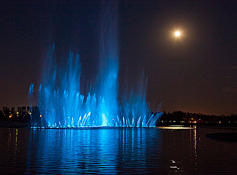 喷泉,湖面,游乐园,表演,现代,科技,炫,造型,照射,艺术,月亮