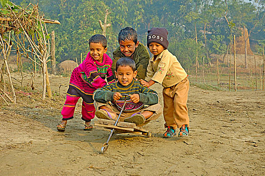 孩子,玩,自制,玩具车,早晨,孟加拉,十二月,2007年