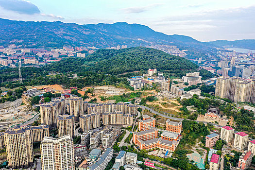 航拍福建福州马尾区城市街景