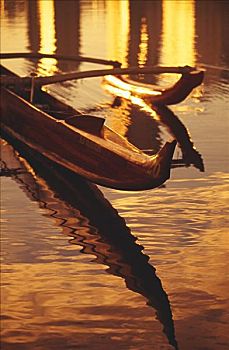 特写,舷外支架,独木舟,水上,反射,金色,日落