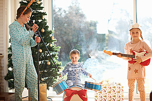 男孩,姐妹,演奏,玩具,架子鼓,吉他,圣诞节