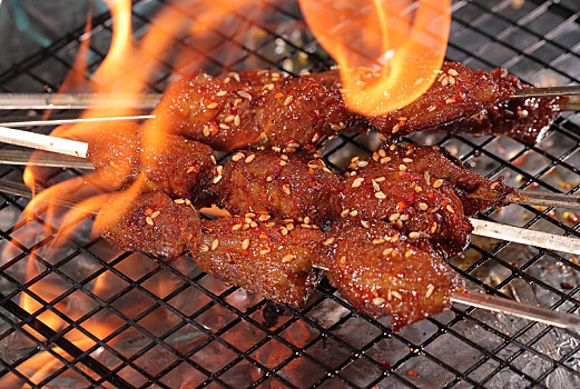 烧烤,烤肉,牛肉串,羊肉串,大油边