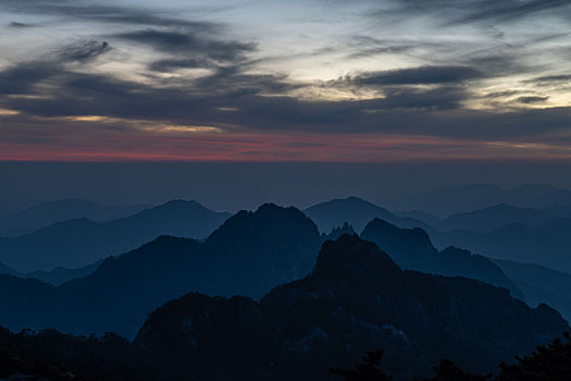 安徽黄山风景区日落风光