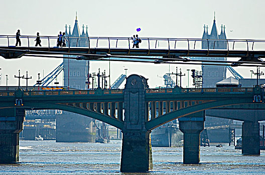 英格兰,伦敦,千禧桥,行人,穿过,上方,泰晤士河,中心,南华克,桥,塔桥,背景