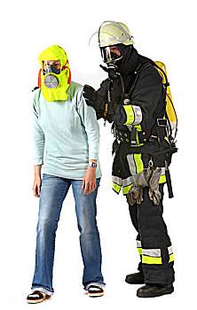 消防员,穿,呼吸,防护,设备,人,紧急,烟,疏散,几个,有毒,烟气,职业