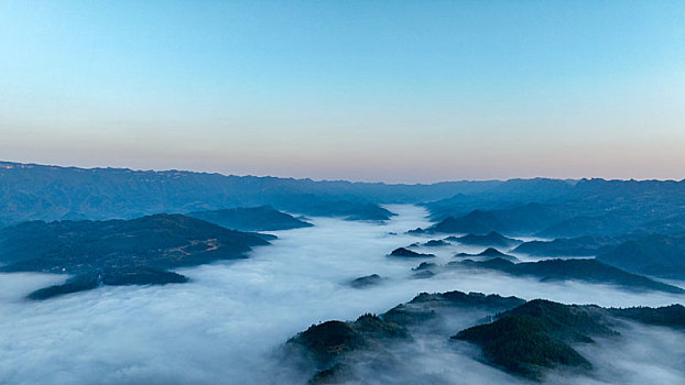 重庆酉阳,深秋乡村晨雾美