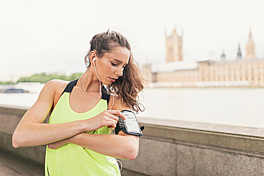 女性,跑步,智能手机,伦敦,英国